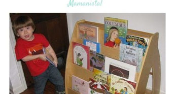 A Kid-Friendly Bookshelf: Guidecraft Universal Book Display