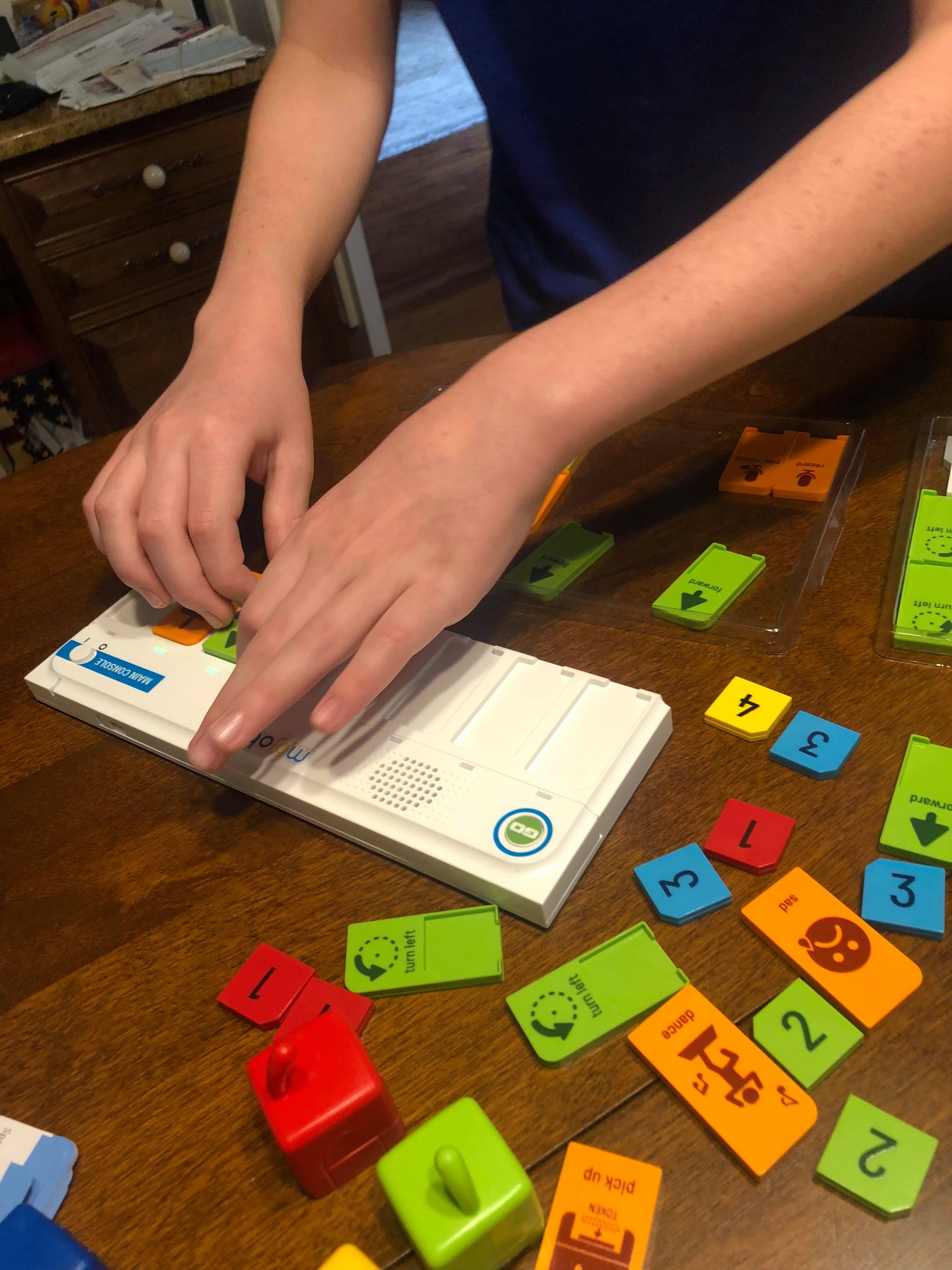 Mojobot is a fun and entertaining tangible coding robot and board game that makes it easy and fun for kids and adults to learn coding.